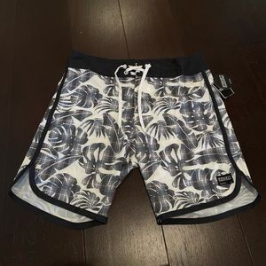 nwt men’s swim trunks